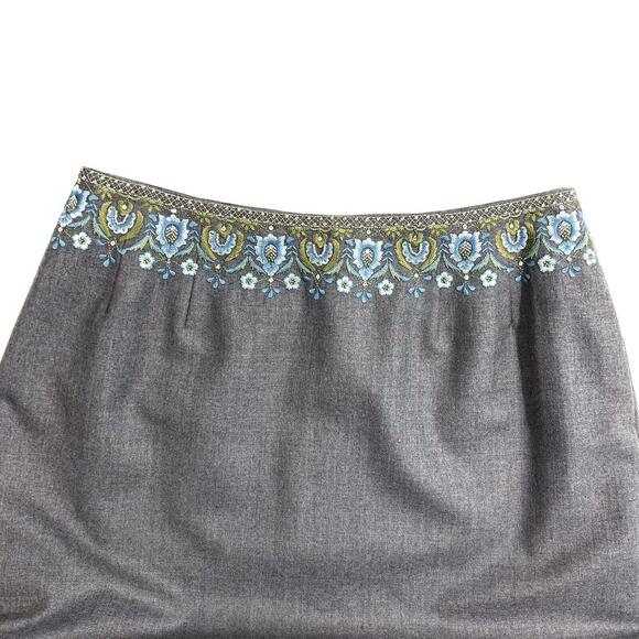 Carlisle Women’s Size 4 Gray Blue Floral Embroidered Trim Vintage Pencil Skirt - Picture 2 of 7